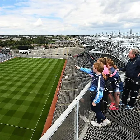 Promo Modern 1-bedroom Flat Near Crokepark And Citycentre